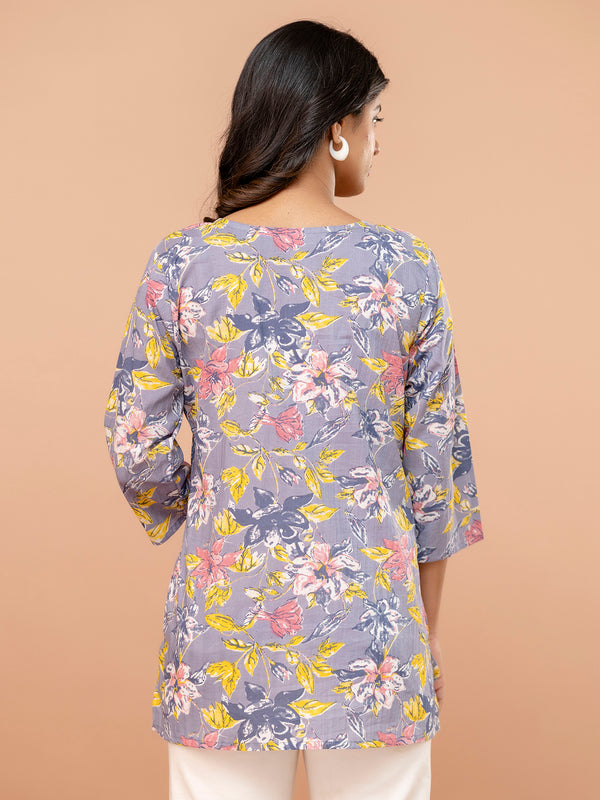 Chic Printed Short Kurti with Round Neck & 3/4 Sleeves