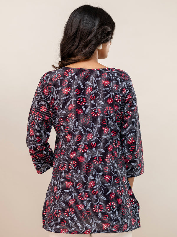Chic Printed Short Kurti with Round Neck & 3/4 Sleeves