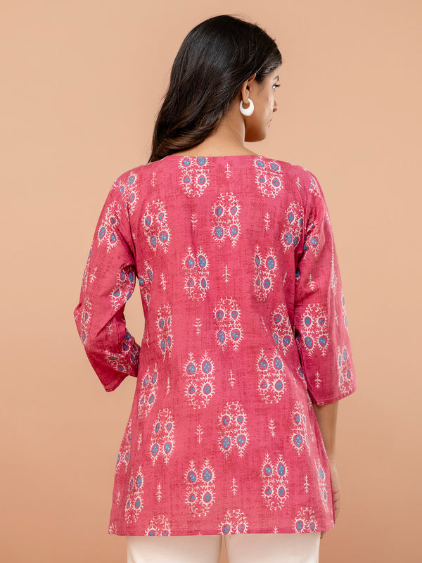 Chic Printed Short Kurti with Round Neck & 3/4 Sleeves