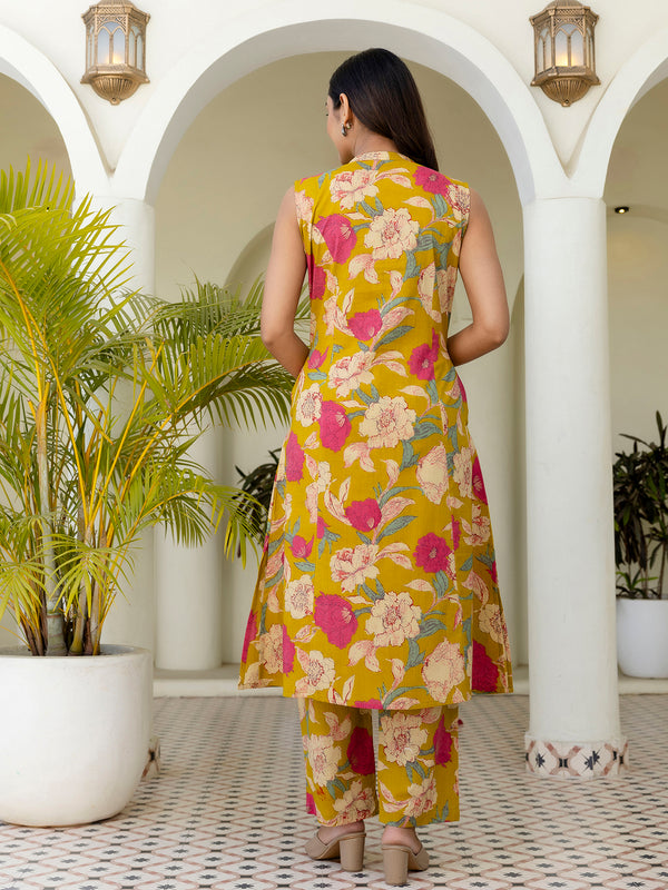 Luxury Mandarin Collar Printed Co-Ord Set with Button Detail A-Line Kurta & Comfort Fit Pants