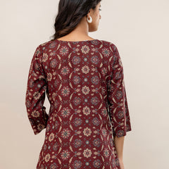 Chic Printed Short Kurti with Round Neck & 3/4 Sleeves
