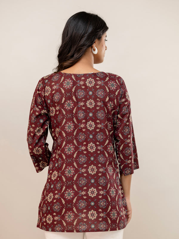 Chic Printed Short Kurti with Round Neck & 3/4 Sleeves