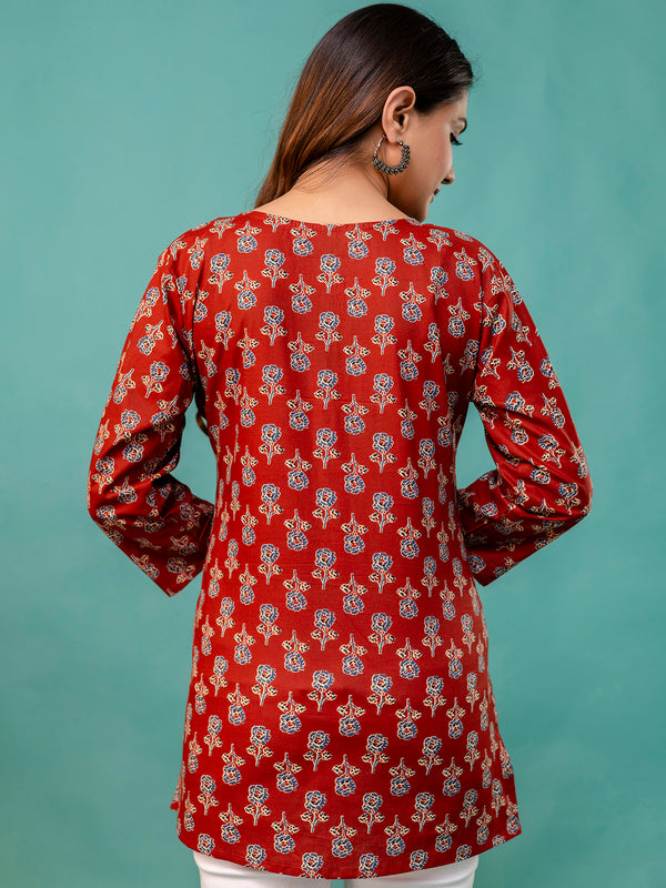Chic Printed Short Kurti with Round Neck & 3/4 Sleeves