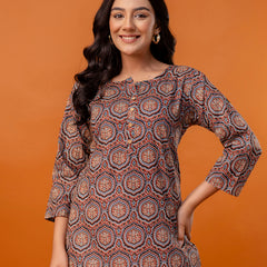 Chic Printed Short Kurti with Round Neck & 3/4 Sleeves