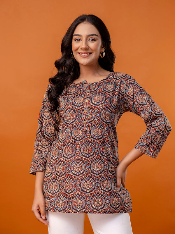 Chic Printed Short Kurti with Round Neck & 3/4 Sleeves