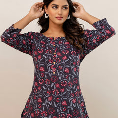 Chic Printed Short Kurti with Round Neck & 3/4 Sleeves