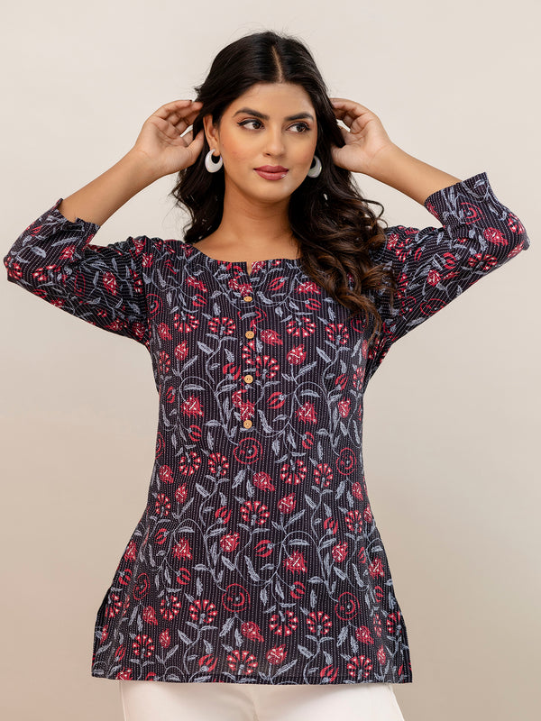 Chic Printed Short Kurti with Round Neck & 3/4 Sleeves