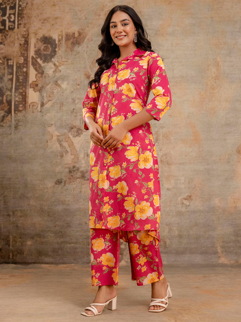 Red Women’s Co-Ord Set–Printed Collared Kurta with 3/4 Sleeves & Elastic Waist Pants