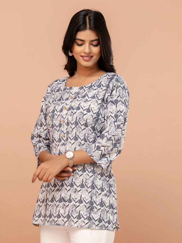 Chic Printed Short Kurti with Round Neck & 3/4 Sleeves