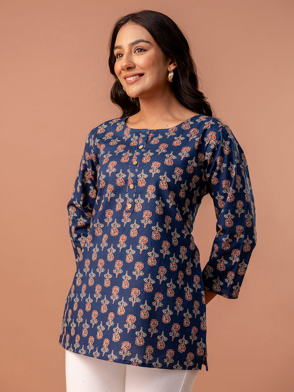 Chic Printed Short Kurti with Round Neck & 3/4 Sleeves