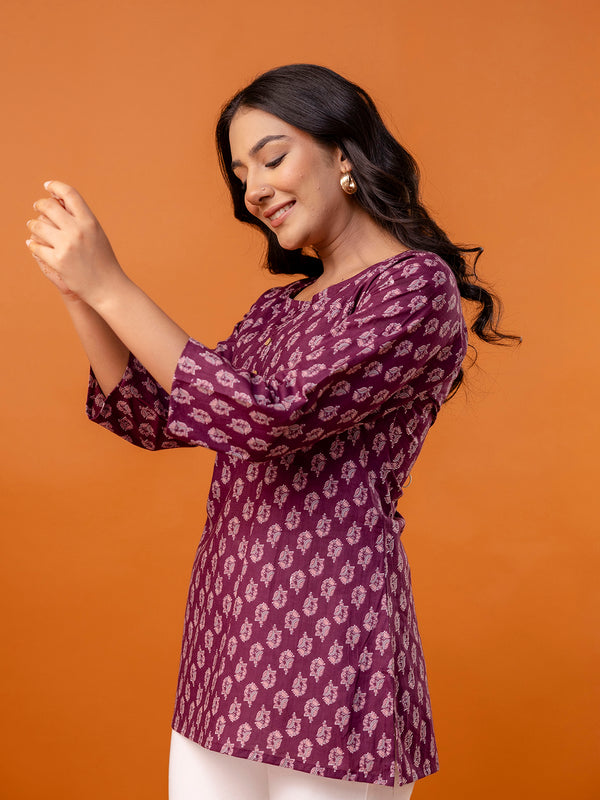 Chic Printed Short Kurti with Round Neck & 3/4 Sleeves