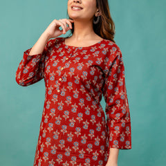 Chic Printed Short Kurti with Round Neck & 3/4 Sleeves