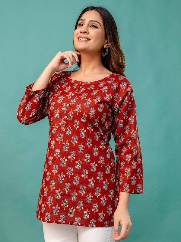 Chic Printed Short Kurti with Round Neck & 3/4 Sleeves
