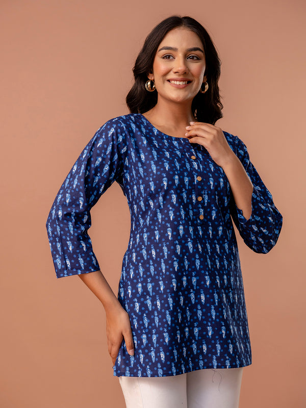 Chic Printed Short Kurti with Round Neck & 3/4 Sleeves