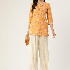 Floral Print 4 Button Straight Kurti