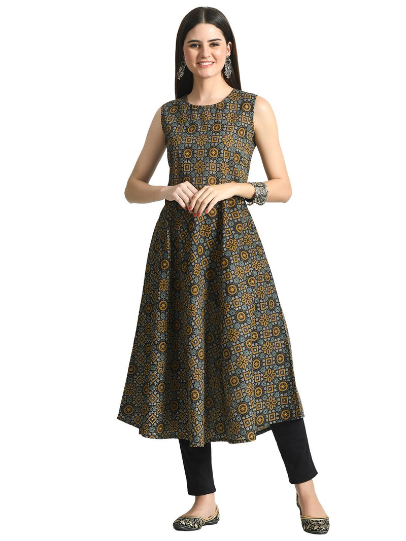 Graceful Round Neck Cotton Kurti with Delicate Floral Print