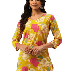 V-Neck 3/4 Sleeve Short Kurti for Women - Tailored Fit & Chic Design