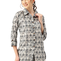 Versatile Collared top with 3/4 Sleeves for Women – Elegant & Casual