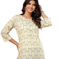 Chic Printed Short Kurti with Round Neck & 3/4 Sleeves