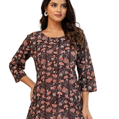 Chic Printed Short Kurti with Round Neck & 3/4 Sleeves
