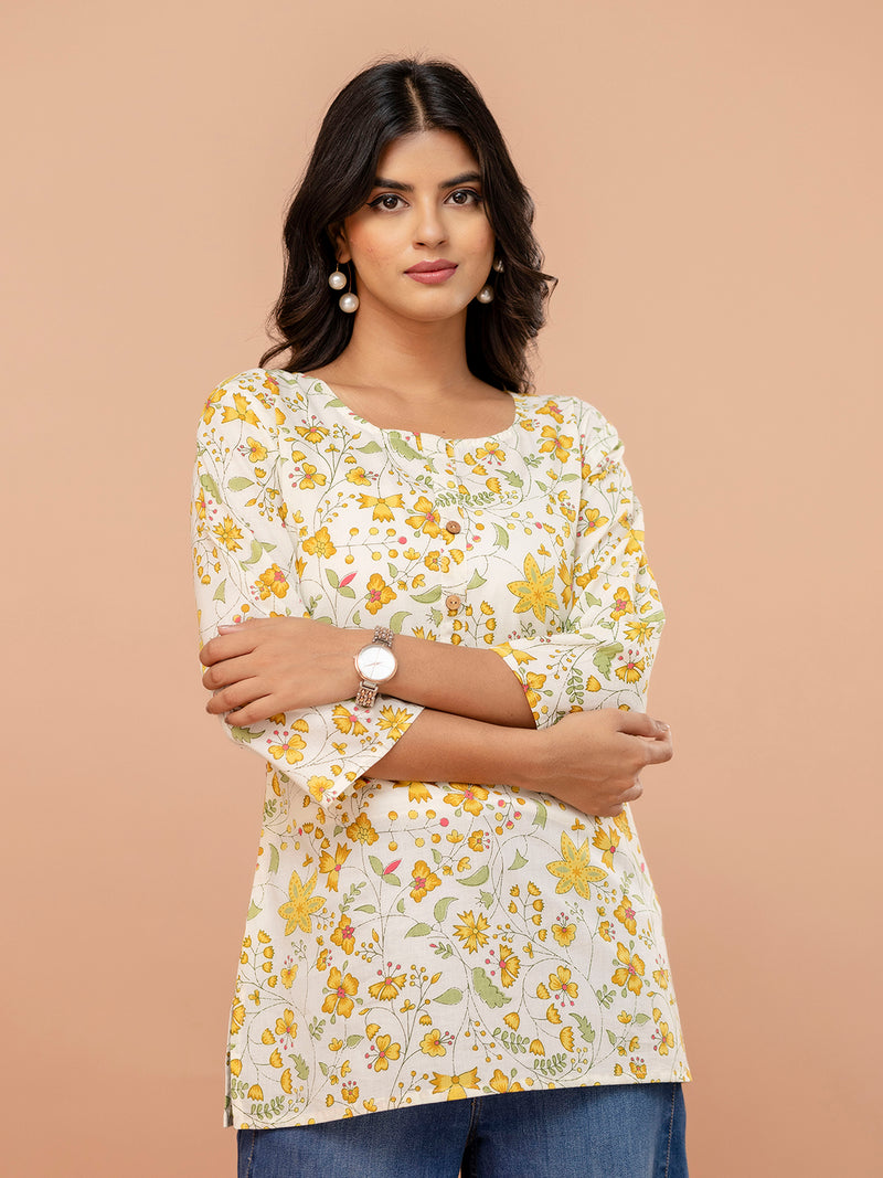 Chic Printed Short Kurti with Round Neck & 3/4 Sleeves