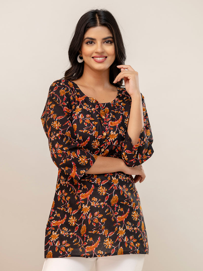 Chic Printed Short Kurti with Round Neck & 3/4 Sleeves