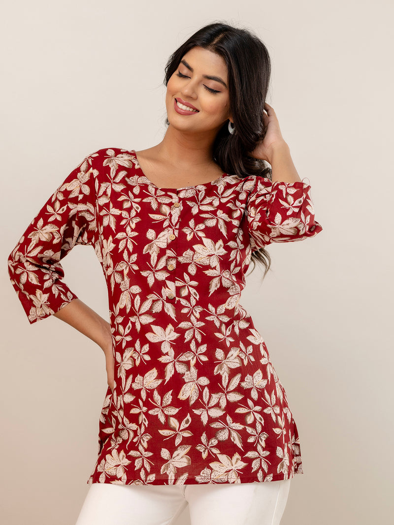 Chic Printed Short Kurti with Round Neck & 3/4 Sleeves