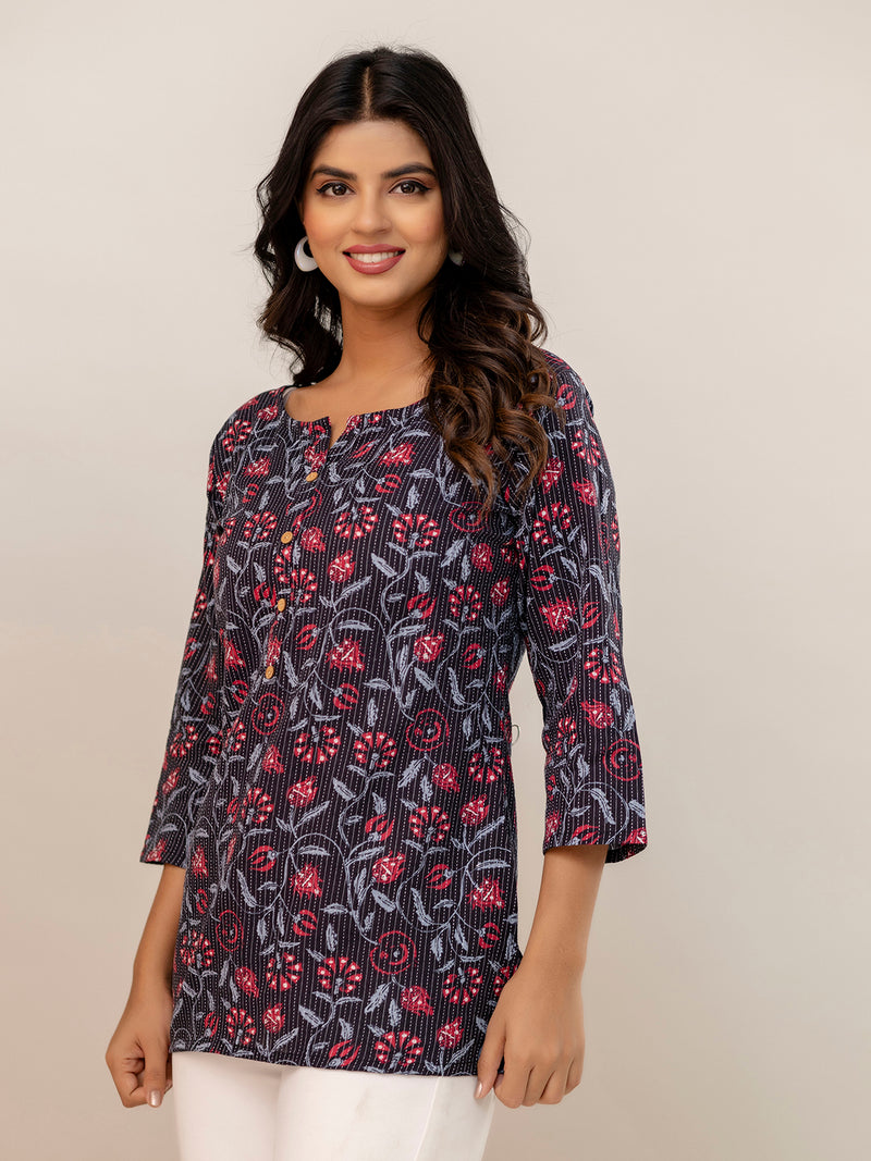 Chic Printed Short Kurti with Round Neck & 3/4 Sleeves