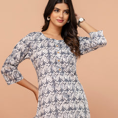 Chic Printed Short Kurti with Round Neck & 3/4 Sleeves