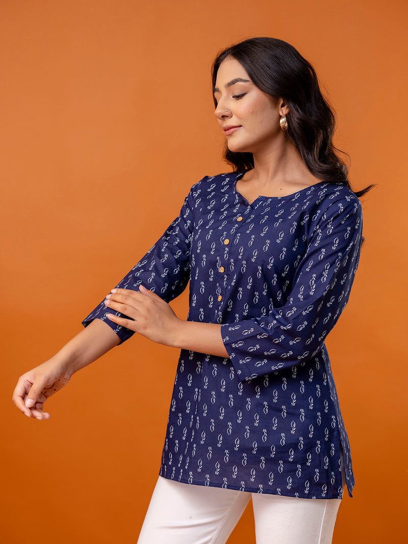 Chic Printed Short Kurti with Round Neck & 3/4 Sleeves
