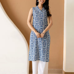 Elegant Sleeveless Cotton Printed Straight Kurta with Refined V-Neckline