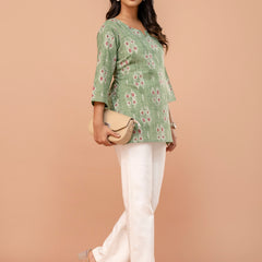 Elegant Printed Short Kurti – Soft Cotton, Everyday Style, Sizes S–XXL.