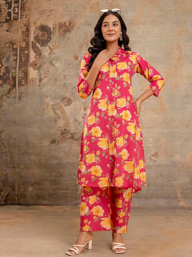 Red Women’s Co-Ord Set–Printed Collared Kurta with 3/4 Sleeves & Elastic Waist Pants