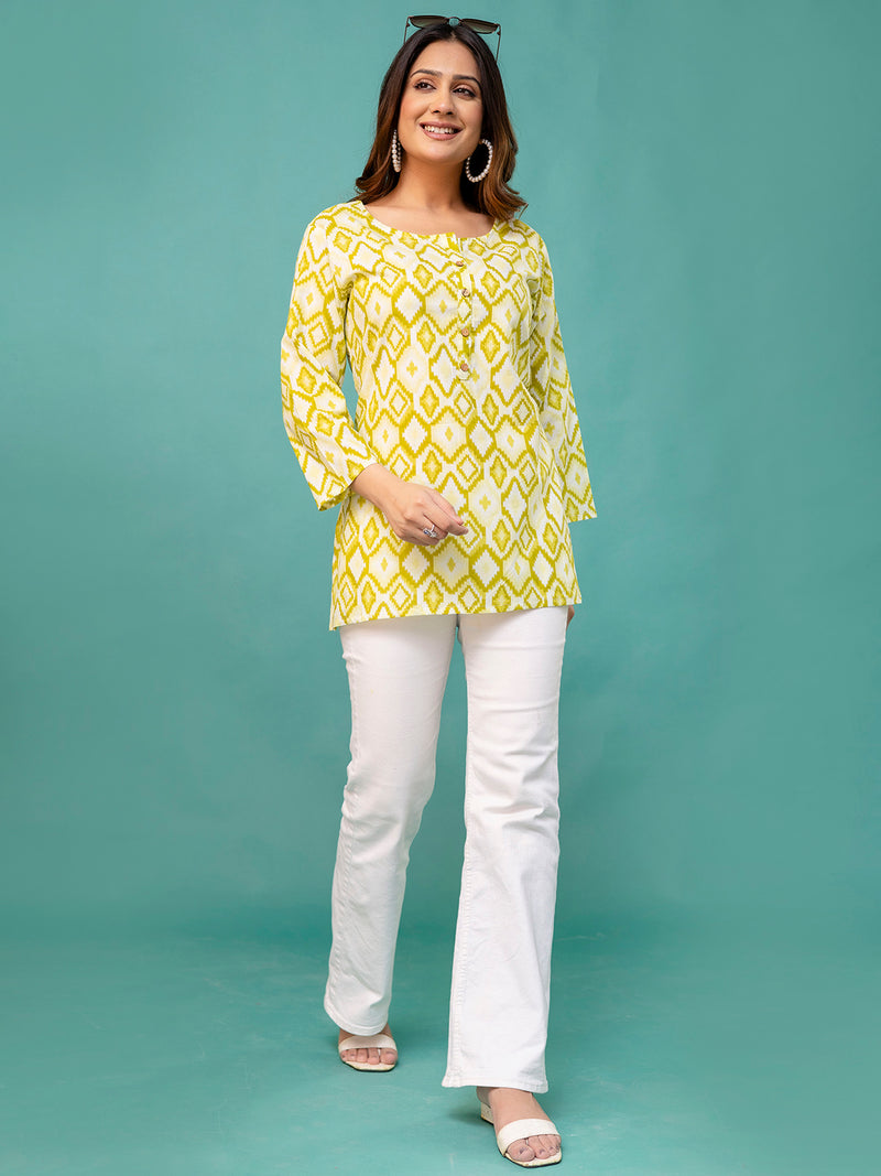 Chic Printed Short Kurti with Round Neck & 3/4 Sleeves