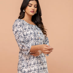 Chic Printed Short Kurti with Round Neck & 3/4 Sleeves