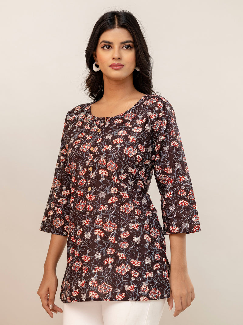 Chic Printed Short Kurti with Round Neck & 3/4 Sleeves