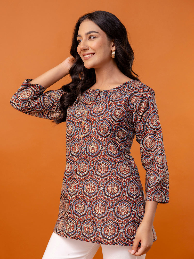 Chic Printed Short Kurti with Round Neck & 3/4 Sleeves