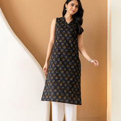 Elegant Sleeveless Cotton Printed Straight Kurta with Refined V-Neckline