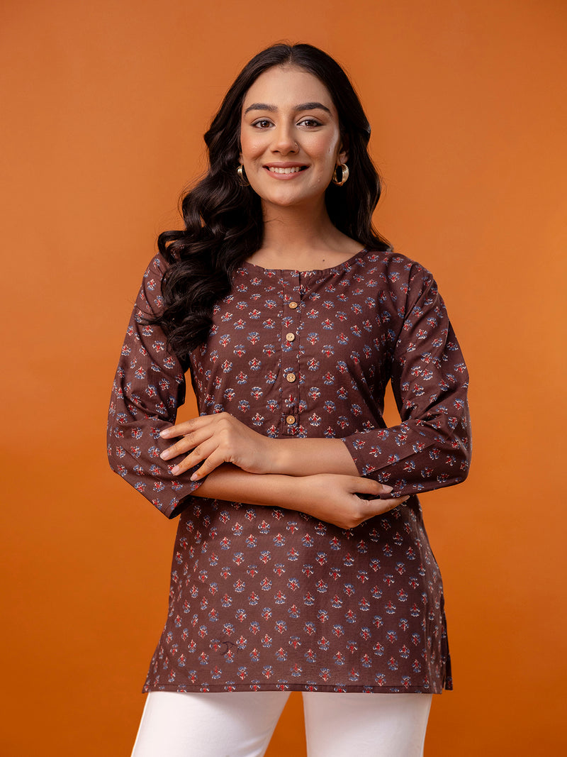 Chic Printed Short Kurti with Round Neck & 3/4 Sleeves