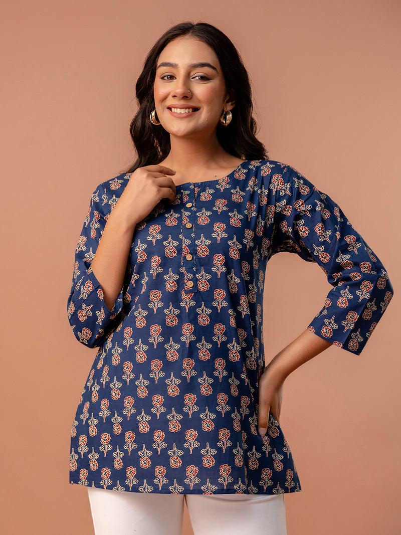 Chic Printed Short Kurti with Round Neck & 3/4 Sleeves