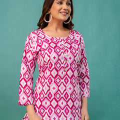 Chic Printed Short Kurti with Round Neck & 3/4 Sleeves
