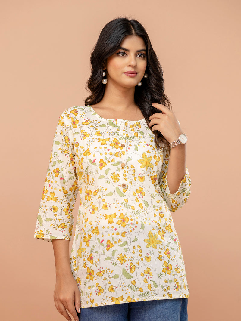 Chic Printed Short Kurti with Round Neck & 3/4 Sleeves