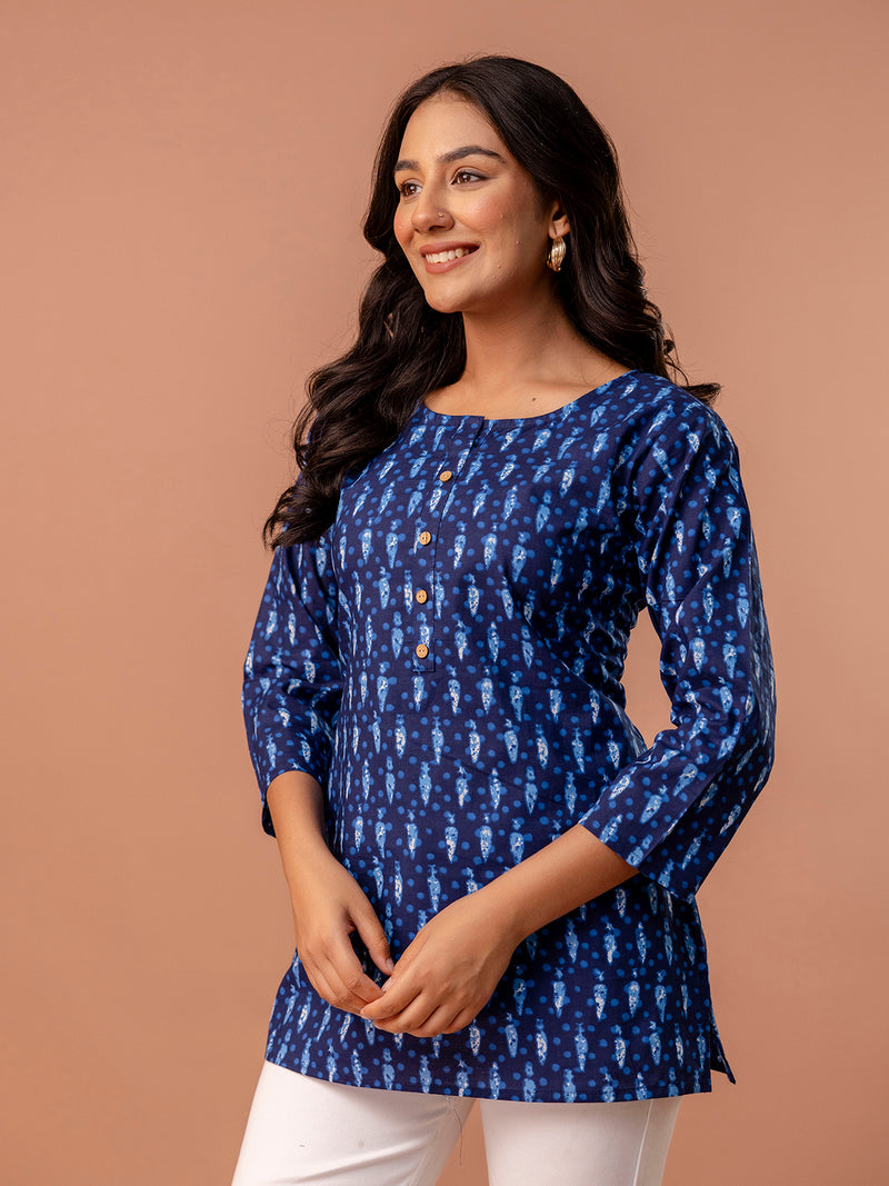 Chic Printed Short Kurti with Round Neck & 3/4 Sleeves