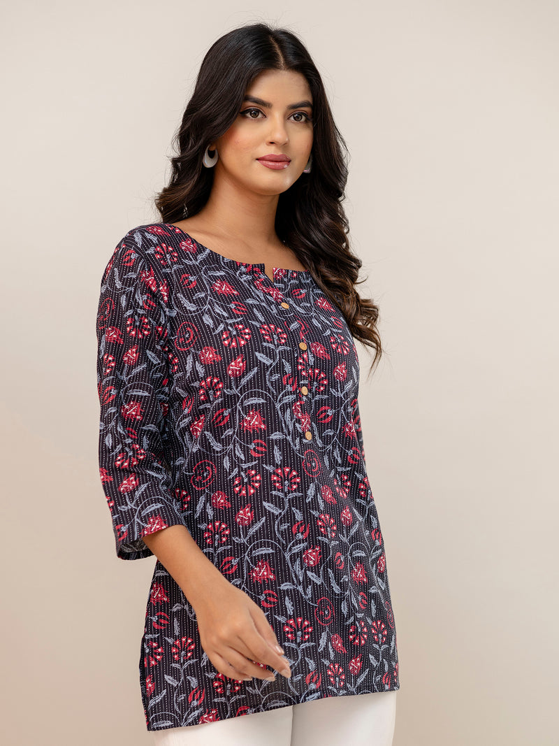 Chic Printed Short Kurti with Round Neck & 3/4 Sleeves