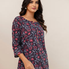 Chic Printed Short Kurti with Round Neck & 3/4 Sleeves