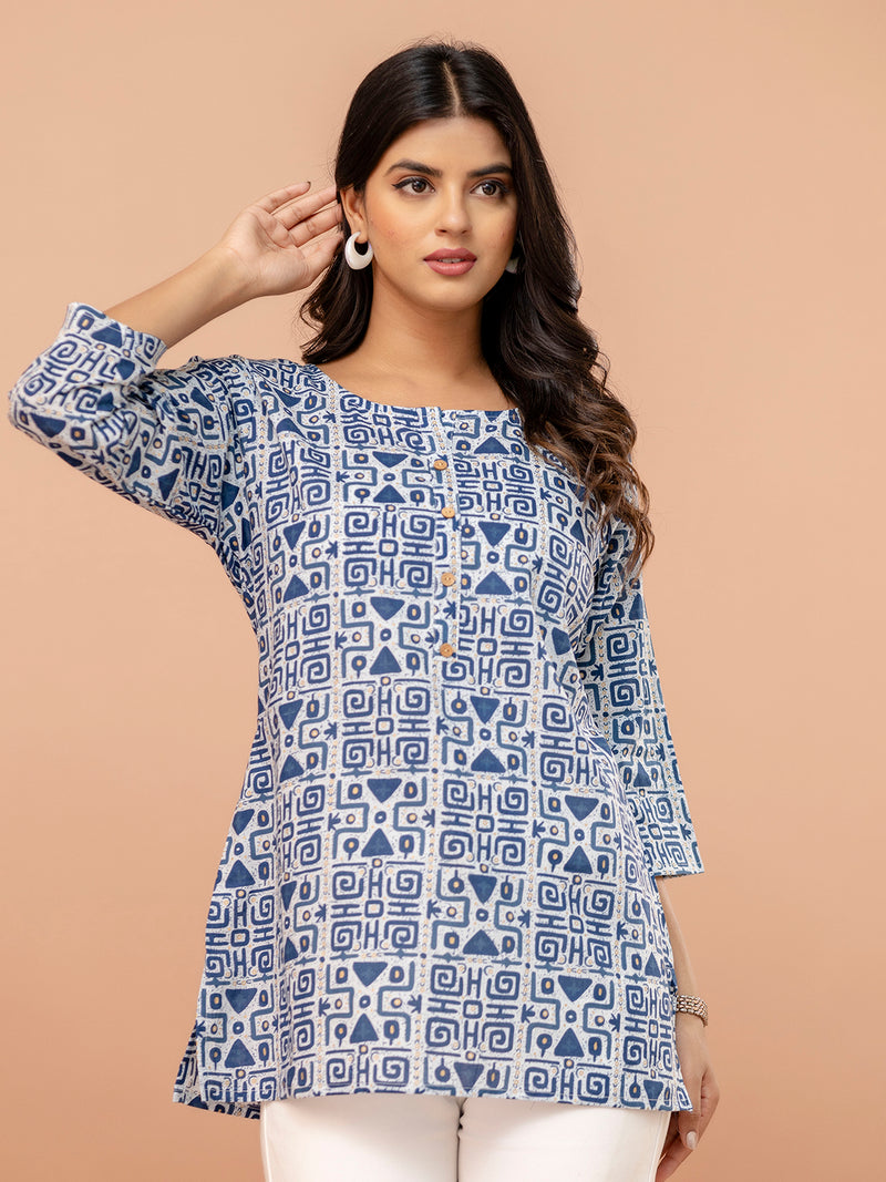 Chic Printed Short Kurti with Round Neck & 3/4 Sleeves