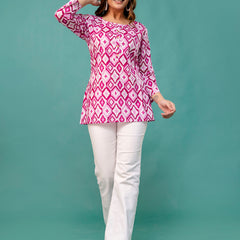 Chic Printed Short Kurti with Round Neck & 3/4 Sleeves