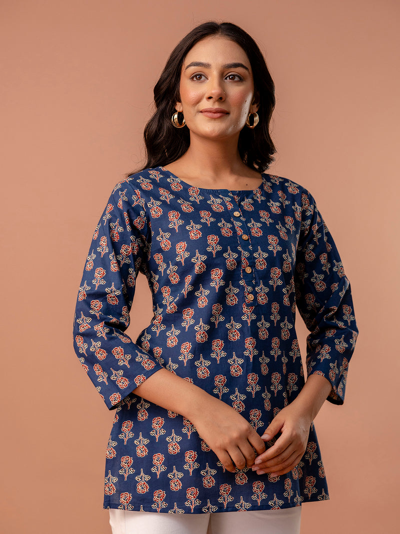 Chic Printed Short Kurti with Round Neck & 3/4 Sleeves