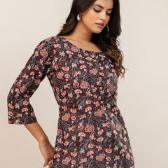Chic Printed Short Kurti with Round Neck & 3/4 Sleeves