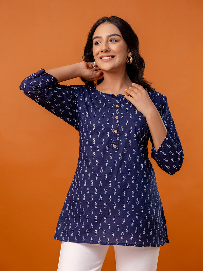 Chic Printed Short Kurti with Round Neck & 3/4 Sleeves